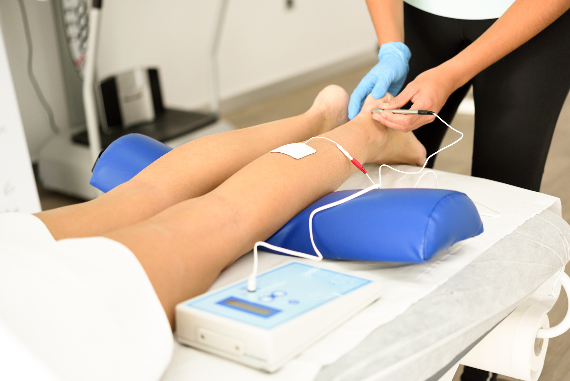 Electroacupuncture Dry With Needle Female Ankle at Core Concept